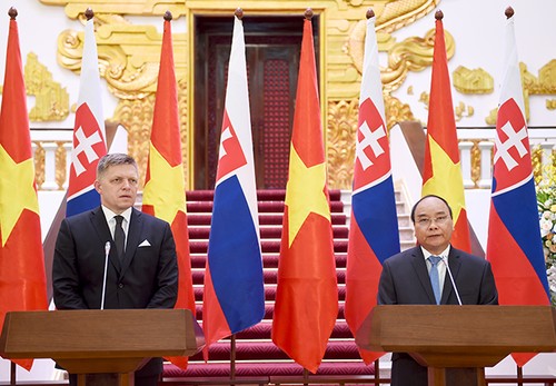 Pressekonferenz über Besuch des slowakischen Premierministers in Vietnam. - ảnh 1